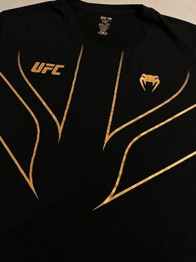*NEW* UFC Venum OFFICIAL Metallic Gold Logo T-Shirt XL Fighting MMA Snake Rousey